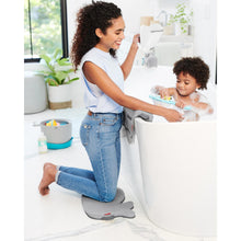 Load image into Gallery viewer, Skip Hop Moby Waterfall Rinser - White