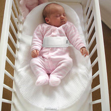 Load image into Gallery viewer, Red Castle Cocoonababy Nest - White (3)