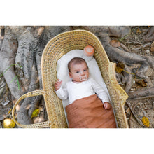 Load image into Gallery viewer, Suavinex Zero Zero Physiological Air flow Silicone Soother 6-18M
